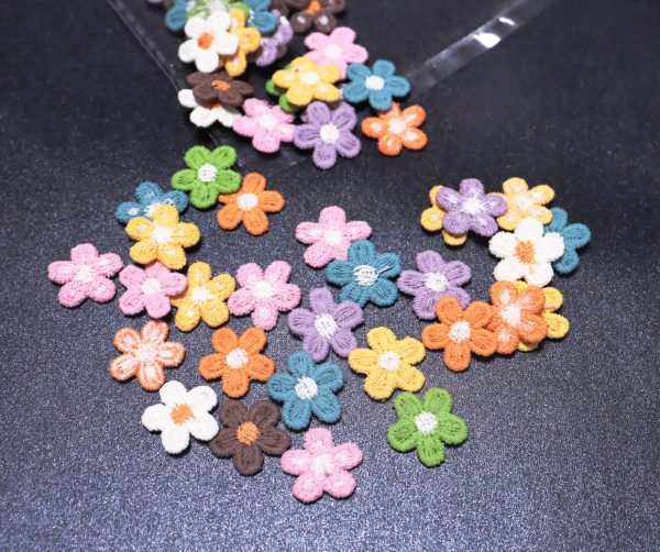 1.5cm mix color knitted flowers for for diy deoration doll findings - Image 3